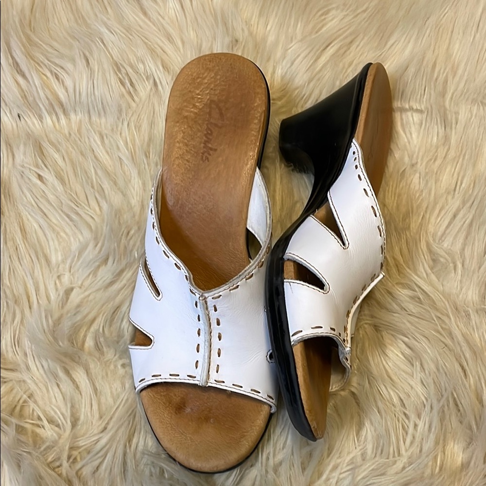Clarks White and Black Open-Toe Mules
